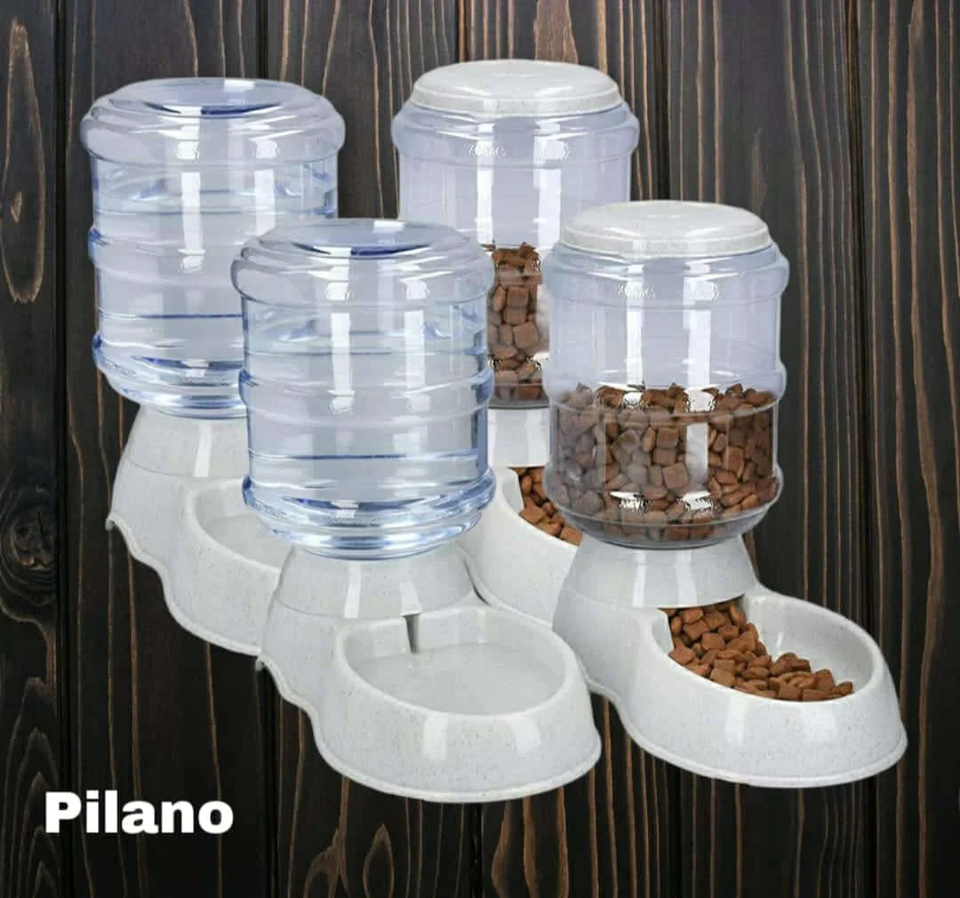 Pylan Dog Cat Feeder for Transport Brown Automatic Feeder Gravity Feeder Small Food Capacity
