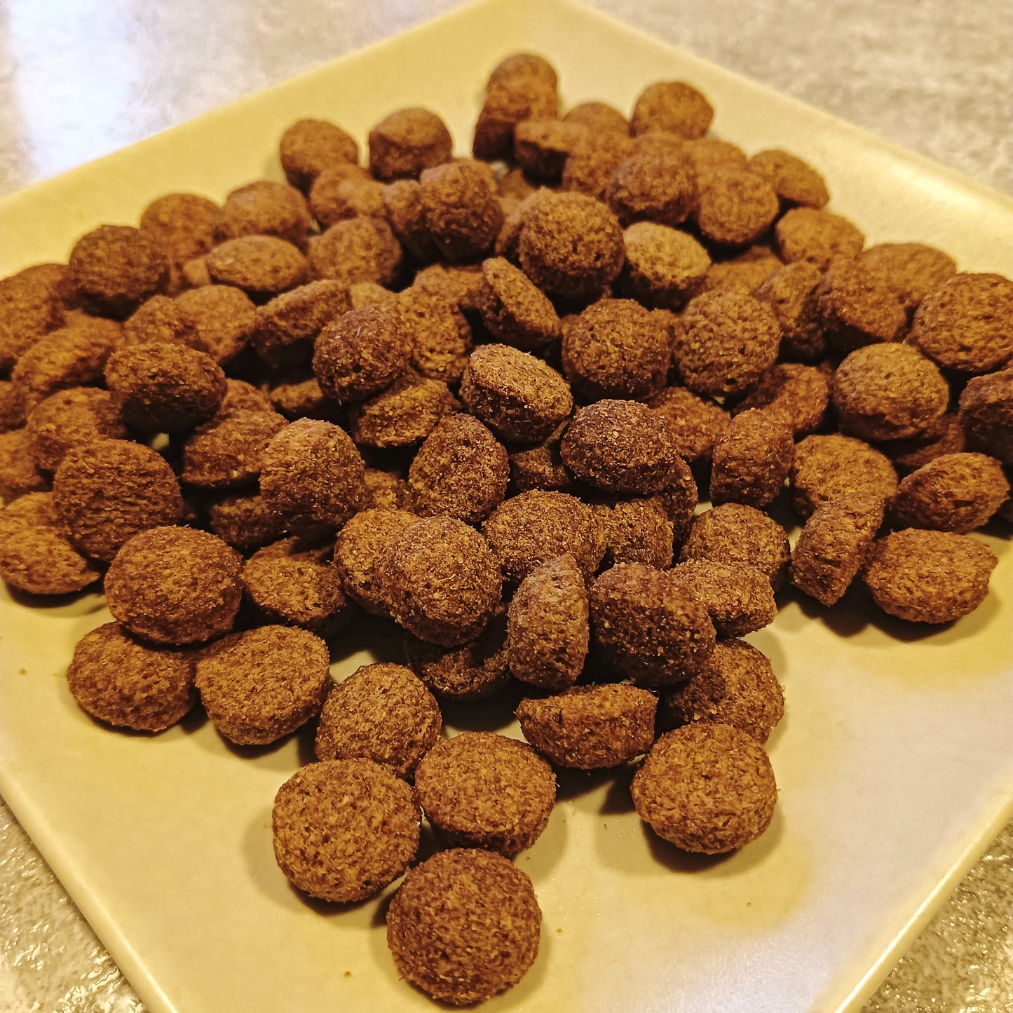 Dieta Golden 22k Platinum para perros adultos de razas medianas y grandes - receta balanceada con ingredientes de alta calidad y fácil digestión