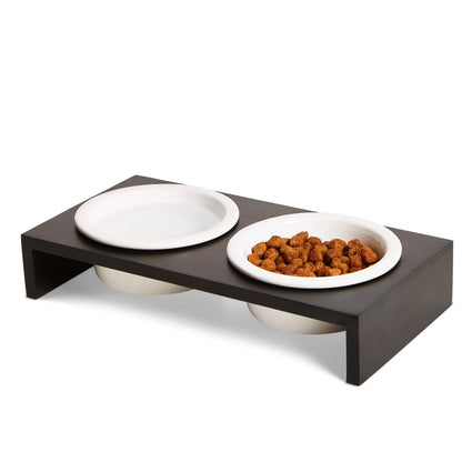 Comedero para gatos PETLINUS doble con cuencos de cerámica, comedero para gatos o perros pequeños, comedero para perros elevados a base de madera y dos cuencos de cerámica, Capacidad: 2x230 ml. -29x15x5 cm (Acacia)