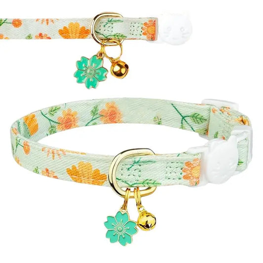 Collar de seguridad con bonito colgante de flores, ajustable, para niños pequeños y gatos, para exteriores