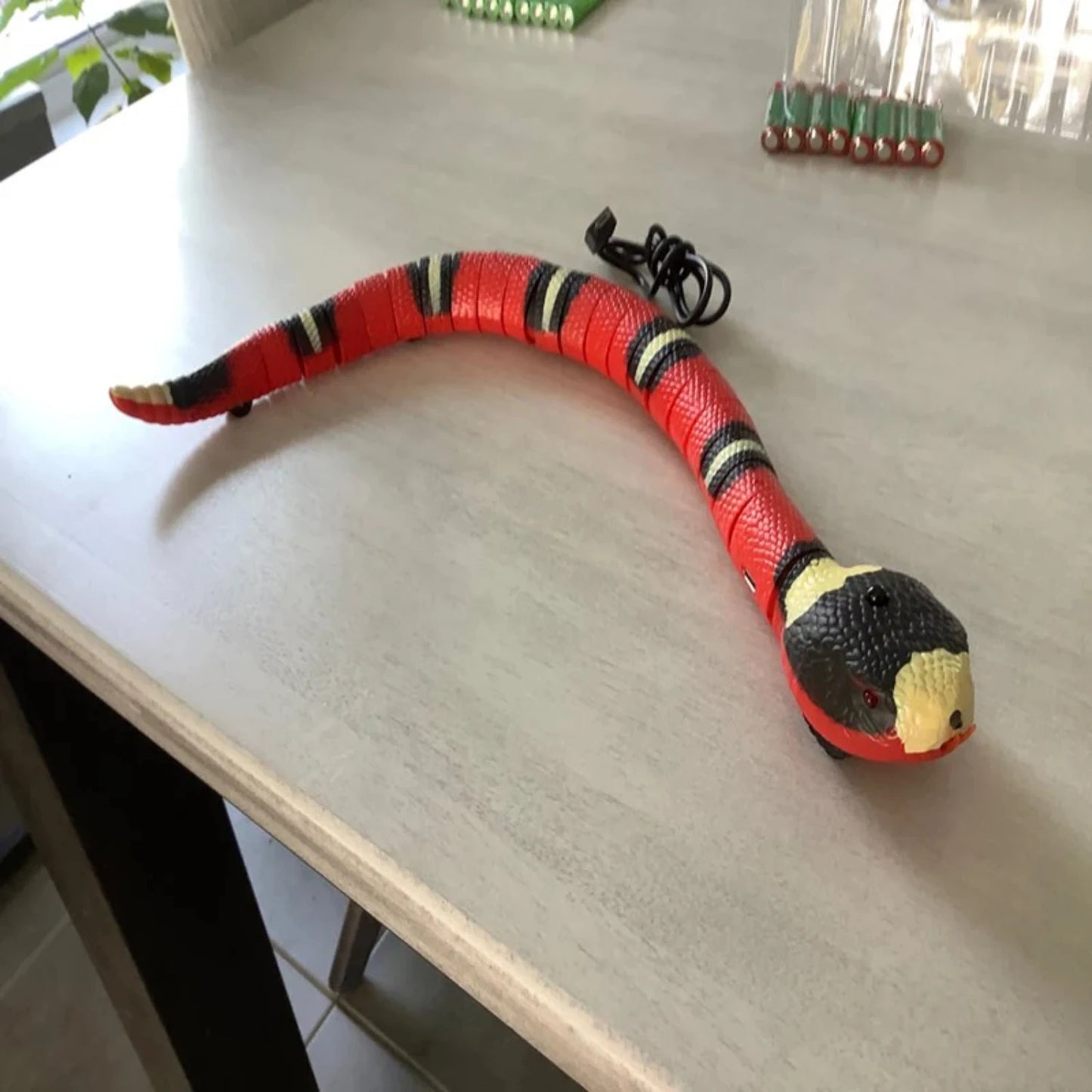 Juguete inteligente para gatos con inducción, simulación de serpiente, accesorios para rascar, broma divertida, juguetes interactivos para niños, regalo para niños