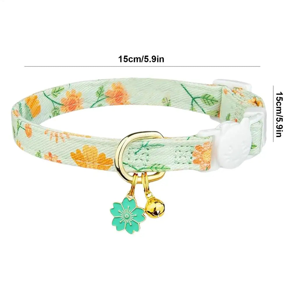 Collar de seguridad con bonito colgante de flores, ajustable, para niños pequeños y gatos, para exteriores